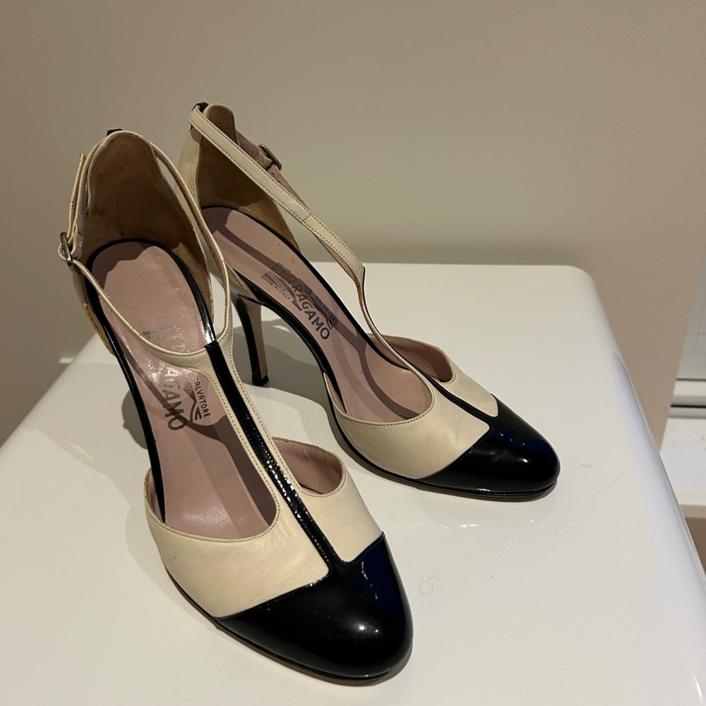 Salvatore Ferragamo Nalia T-Strap Pumps